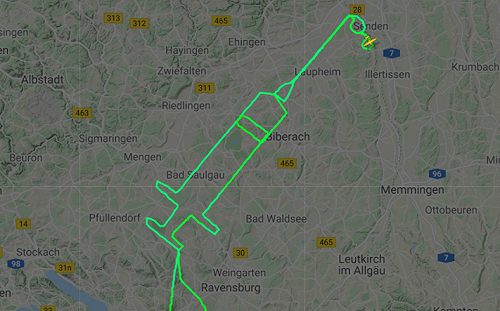 德國新冠疫苗開打！ 20歲飛行員飛出針筒造型路徑籲接種