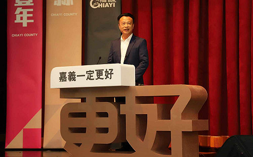 翁章梁就職兩週年演說：嘉義縣大隻雞慢啼