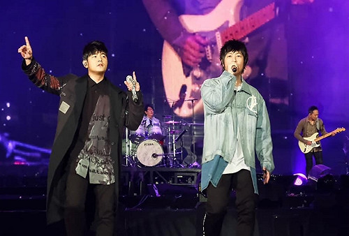 五月天跨年嗨翻！線上預約人數飆新高全球2920萬人一同倒數