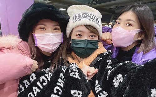 這群人姐妹花曝跨年當迷妹！五月天演唱會嗨翻天