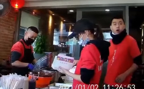 鴨肉店男員工嗆女外送員「毛長齊再來」 網標記衛福部：沒戴好口罩