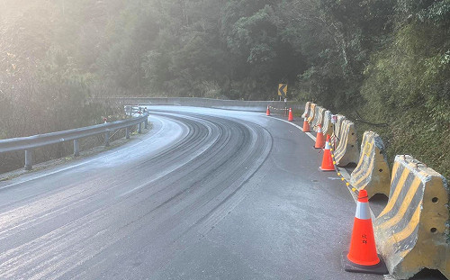寒流來襲路面結冰！合歡山4道路夜間交通管制