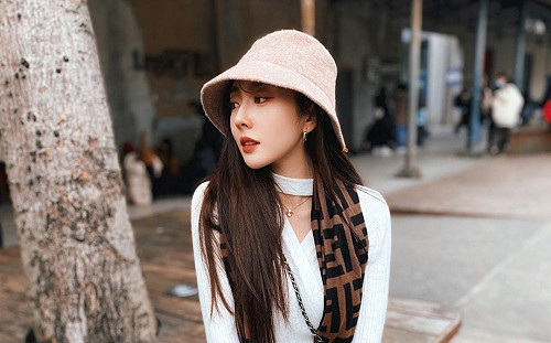 網紅模特兒文青風超氣質！網心動：眼睛好電