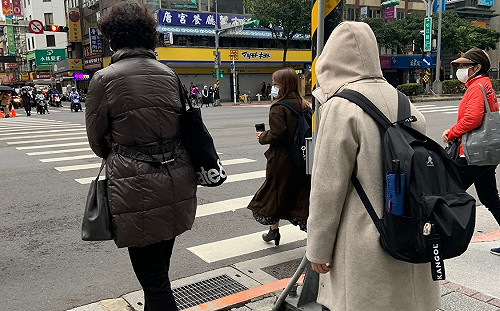 週末冷吱吱！強烈冷氣團壓境 氣象局：台南以北低溫下探9度