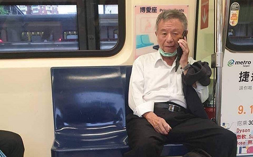 疫情間搭捷運脫口罩卻大談懲處 綠委批楊志良：管不住嘴巴？