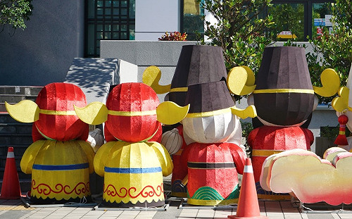 現場直擊》台北燈會受武漢肺炎疫情影響延期 中華路上花燈個個面壁等待疫情緩和