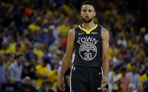 勇士超鐵還不搶籃板　柯瑞30分無用