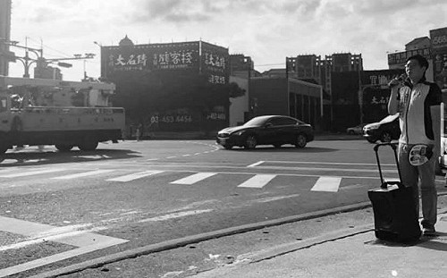 中選會解除議員職務不得補選  王浩宇竟貼出「黑白回憶照」...