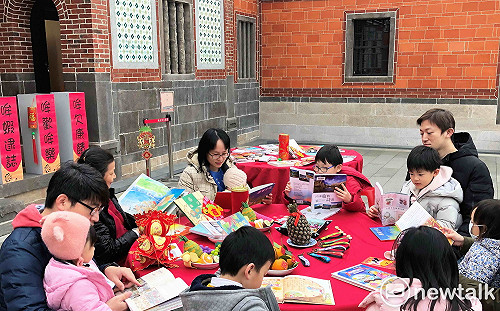 新北書香圍爐及年貨大街 市圖另類春節體驗