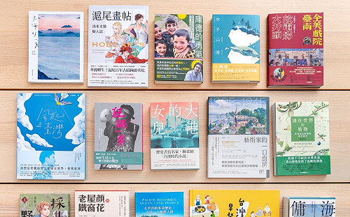 總統推薦書發行日衝上排行冠軍 作者：盼讀者看到台灣戲院史