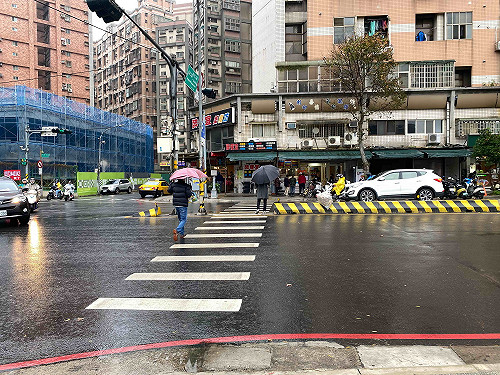 網瘋傳「超速每公里加罰100元」 北市交警大隊澄清:不實謠言