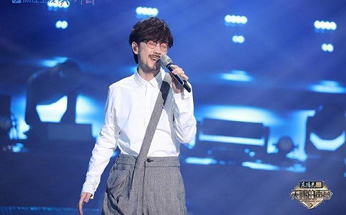 周傳雄參賽陸選秀「導師」竟是22歲孟美岐!網傻眼:她也配坐那?