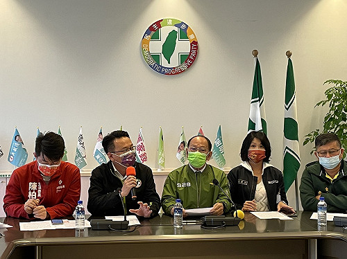 保護性機構強迫社工回捐薪資遭罰  中市綠營要求中央地方提對策