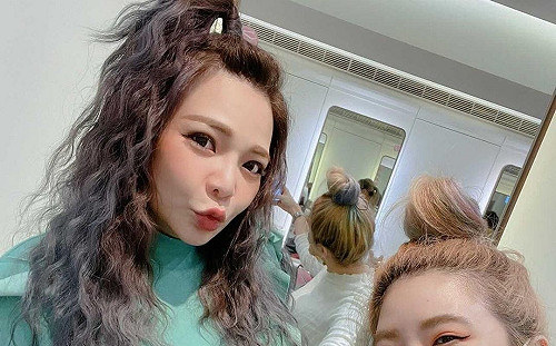 小甜甜喜曝寶寶性別！老公打預防針：以後不要吃女兒醋