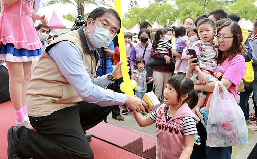 最新調查公布！黃偉哲再登網路溫度計「好感王」