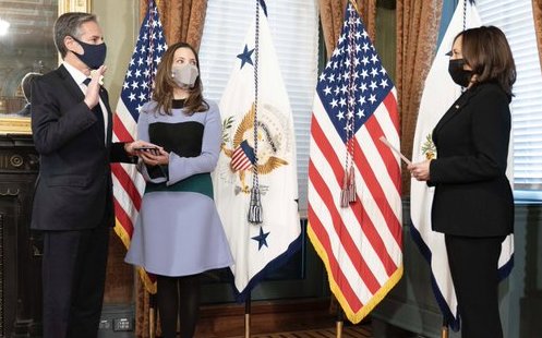 在職進修、準備接班？賀錦麗將與國務卿布林肯定期午餐