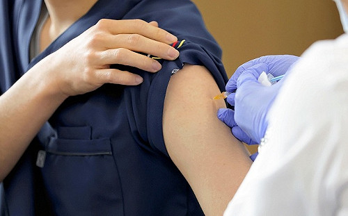 日本又傳疫苗保存不當意外!冰箱插頭脫落 2160劑全數報廢