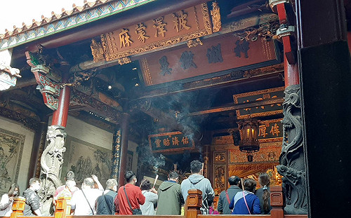 台南走春旅客創新高！370萬香客湧入寺廟拜拜祈福