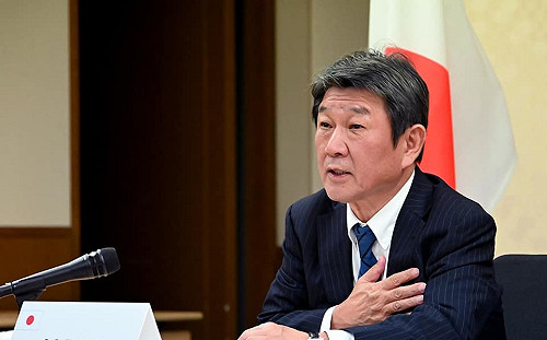 搶在美日峰會前 王毅和日外長通話90分鐘  指責「日本手伸得太長」