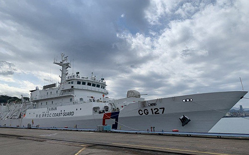 海巡艦漆Taiwan藍群攻 綠委諷：聽到台灣就魂飛魄散 像吸血鬼怕陽光