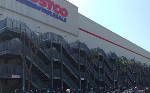 好市多「密集樓梯」塞爆牆邊！行家揭真實用途：真有良心