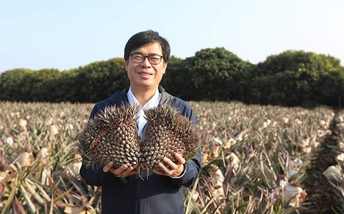 陳其邁臉書「吃鳳梨挺農民」:譴責中國不友善的作為