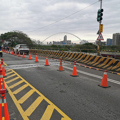 新北塔寮坑2號橋伸縮縫完工   3/9起恢復雙向通行