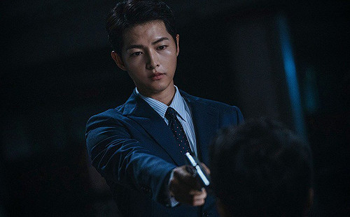 《黑道律師》宋仲基身材超養眼!粉讚:重回「大尉時期」神顏