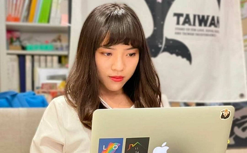 遭留言私訊性騷擾  黃捷：蒐證後不排除採取法律行動