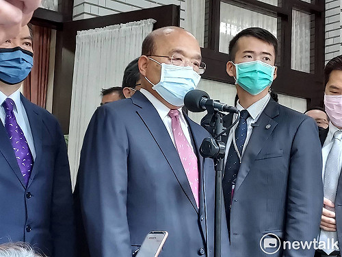 蘇揆：願主動先施打AZ疫苗 讓國人更有信心