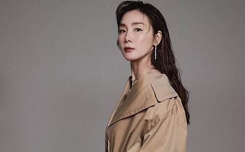 崔志宇曬「老公視角」素顏照 凍齡外貌讓網友驚呼:太美了!