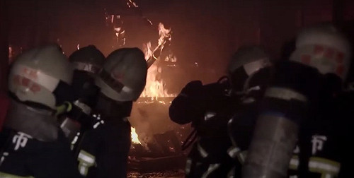 台北防疫旅館凌晨3點竄火!警消疏散51名隔離者 疑救人心切未戴口罩