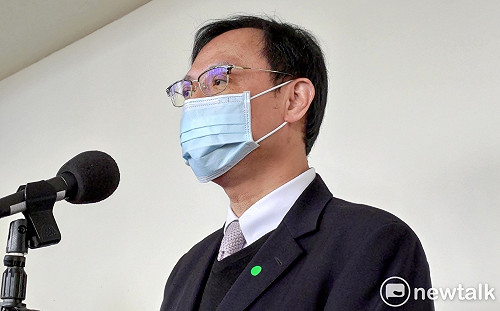 醫護接種疫苗送進加護病房 衛福部:輕微不良反應