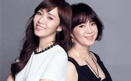 妳說完了沒？林月雲失控大罵！侯佩岑淚崩走人