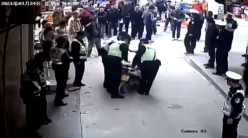 鬼子進城了? 東莞警察大陣仗執行「禁摩禁電令」居民強烈不滿