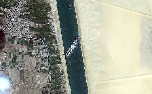 長賜號貨輪終於「開始移動」 但仍未浮起不確定何時能脫淺