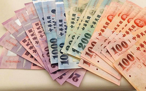 不跟爸媽拿錢！女學生存款逼近百萬