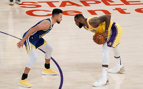 NBA／要組史上最大團？詹皇被爆料在明星賽時招募Curry