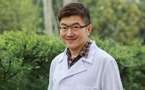 武漢肺炎》高端疫苗2期收案完成 高齡者達2成 謝思民：無嚴重不良通報