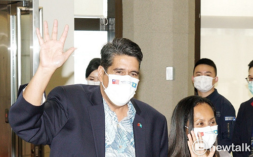 台帛旅遊泡泡首航 帛琉總統同機離台