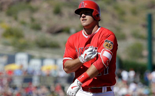 MLB／把球打到學校！「神鱒」怪力開轟