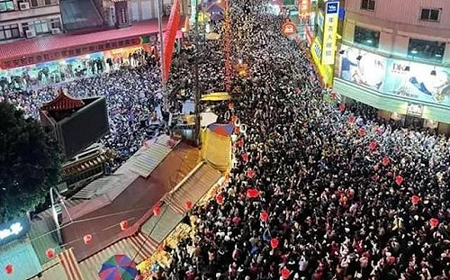 大甲媽遶境起駕  一張圖帶你看萬頭攢動好震撼