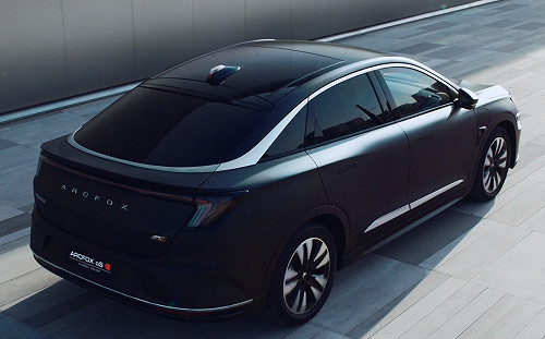 華為重申不造車！「緋聞車企」股價齊跌 網笑：華為概念股