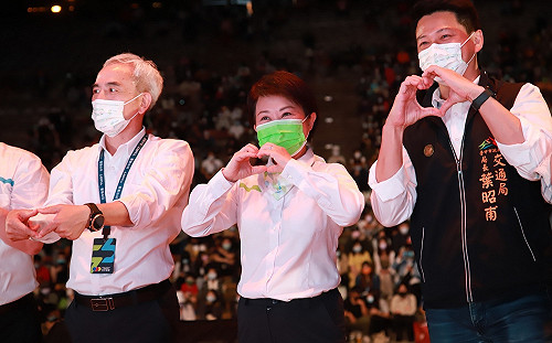 中捷首航夜《台中脈動》眾歌手開唱 時力要求世界蘭展比照開放