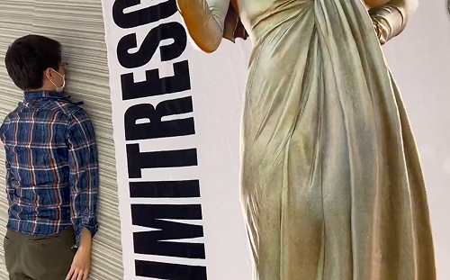 真的等身大！《惡靈古堡8》蒂米特雷斯庫毛巾亮相