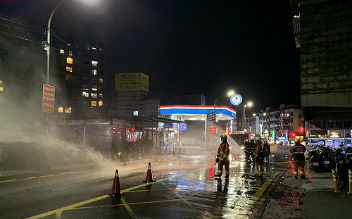 快訊》新北汐止康寧街瓦斯管線破裂洩漏 警消戒護中