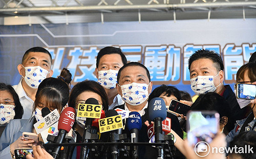 新北防疫升級滾動檢討 室內聚會實聯制 老人共餐改外帶