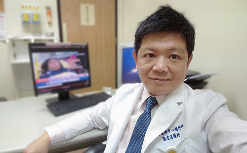 九把刀岳母打AZ疫苗4天後過世 潘建志：副作用≠不良反應