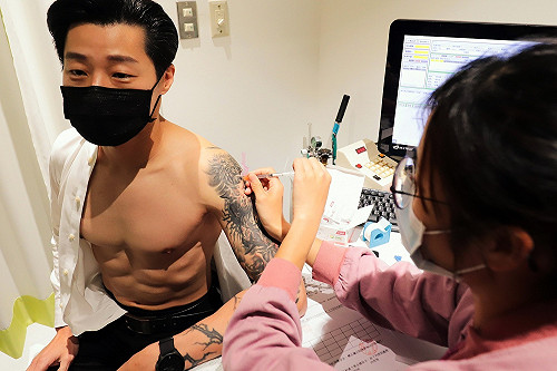 才痛批｢腐化無能卻又傲慢｣林昶佐再籲柯文哲：萬華應優先配給疫苗