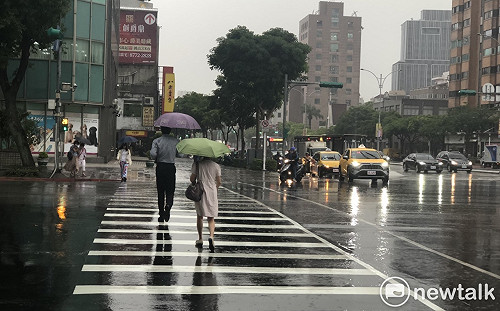 開始下雨了！雷雨胞移入中部 彭啟明：期待為鯉魚潭水庫解渴